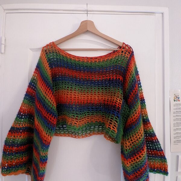 Haut manches chauve-souris sur cintre en bois